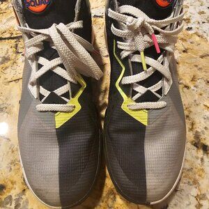 NIKE LEBRON XVIII 18 LOW "BUGS VS MARVIN SPACE JAM